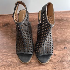 Report Heel Shoe/Sandle - Brand New